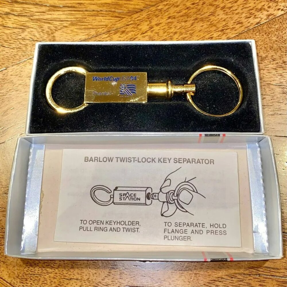 Vintage 1994 FIFA World Cup USA ‘94 Gold-Plated Barlow Twist-Lock Key Separator